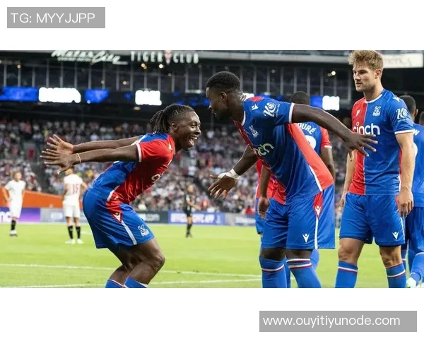 英媒称利物浦失去格伊争夺优势各大豪门平起平坐竞争 英媒称利物浦失去格伊争夺优势各大豪门平起平坐竞争