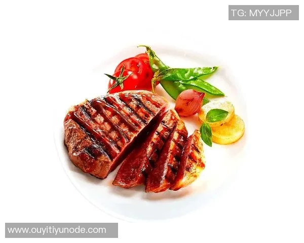 亚当斯如野兽般光脚漫步手持牛排展现原始魅力