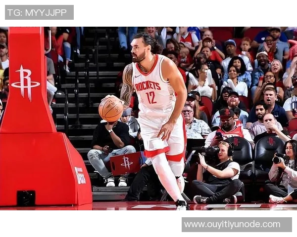 亚当斯解析双塔阵容策略强调防守节奏与进攻对位优势的重要性