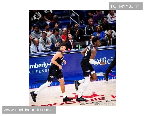 狄龙半场表现惊艳15投6中三分球8投2中独揽全队最高16分并贡献2次抢断 狄龙半场表现惊艳15投6中三分球8投2中独揽全队最高16分并贡献2次抢断