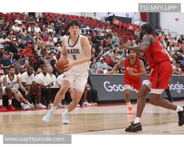 杨瀚森工作室回顾：凌晨1点入睡4点赶机场的忙碌生活